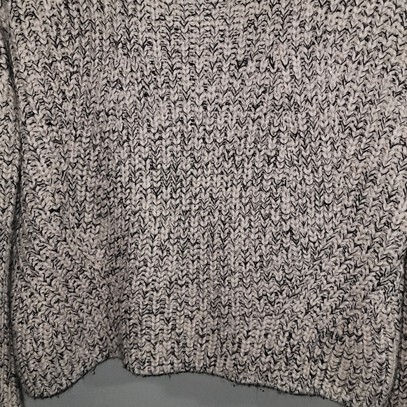 EUC Beige & Black Chunky Knit Collared Long Sleeve Pullover Sweater SIZE MEDIUM - Picture 4 of 8